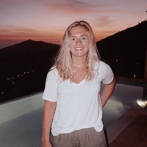 Meet your Posher, Brooke